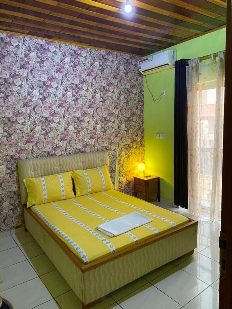 Cave Royale - Chambres-Studios-Apparts meublés - Logpom Hopithal des soeurs ápres Camara Laye Douala Exterior foto